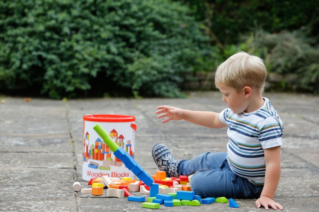 Are Wooden Toys Better for Babies? Hippychick