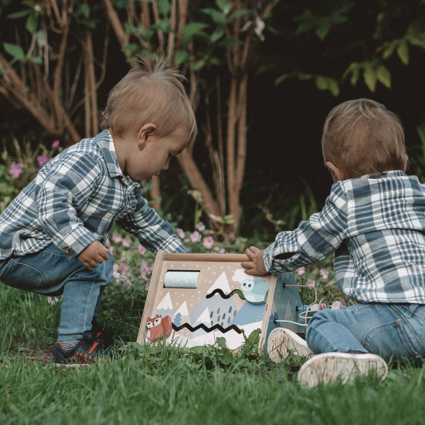 Vilac Iceland Early Learning Activity Triangle