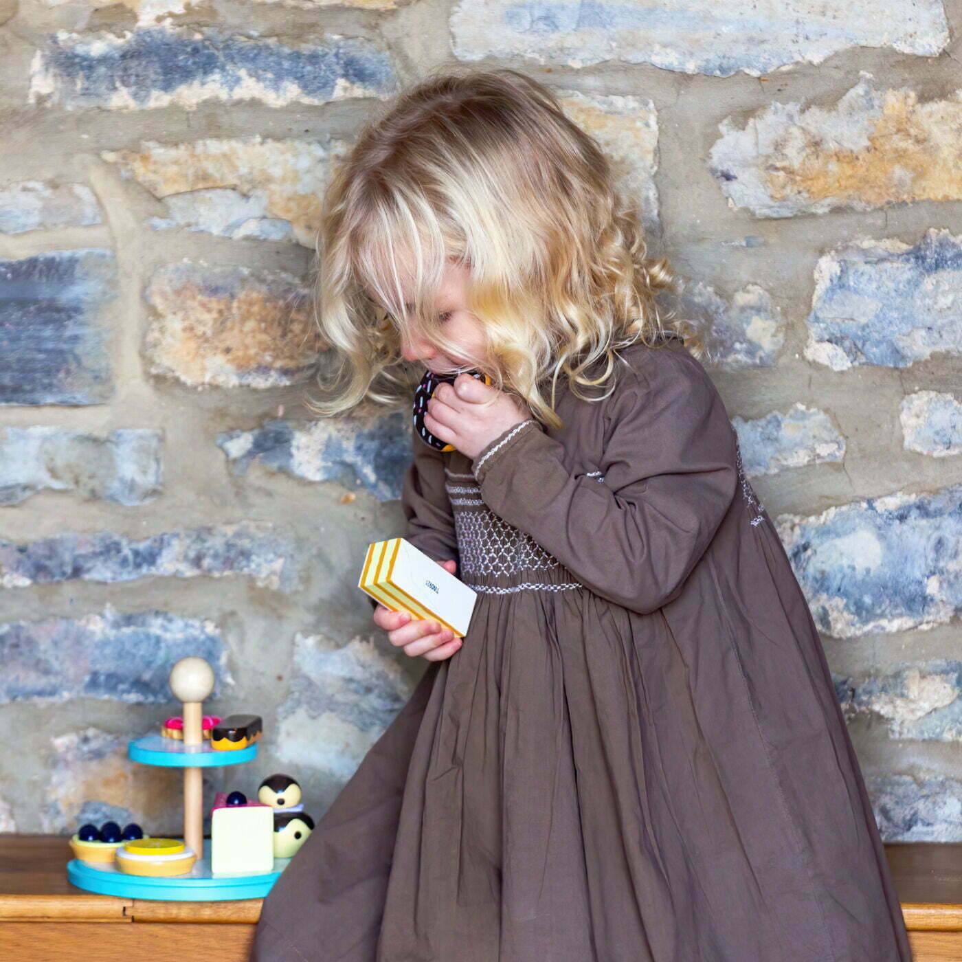 Vilac Pastry Display Set