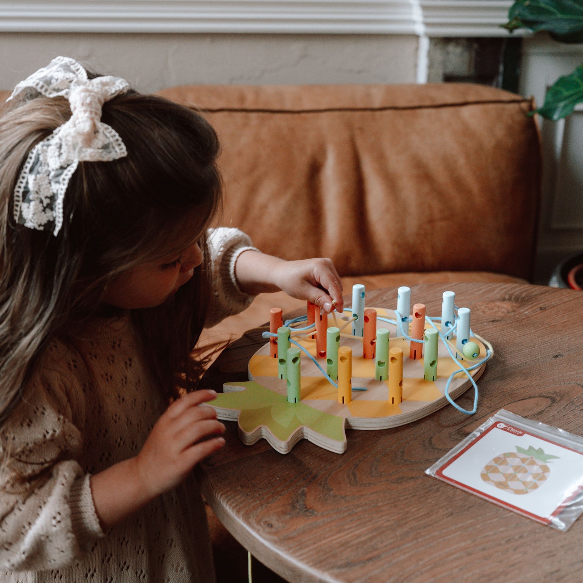 Classic World Pineapple Linking Game