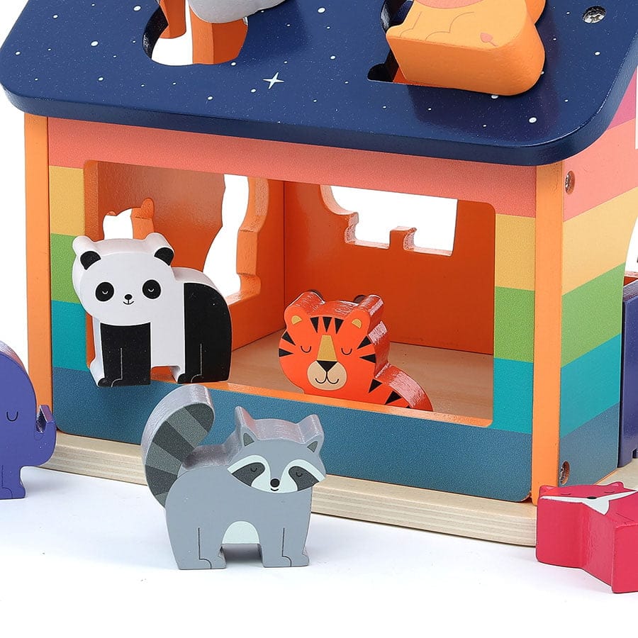 The side of the shape sorter with a rectangular window with animals looking out