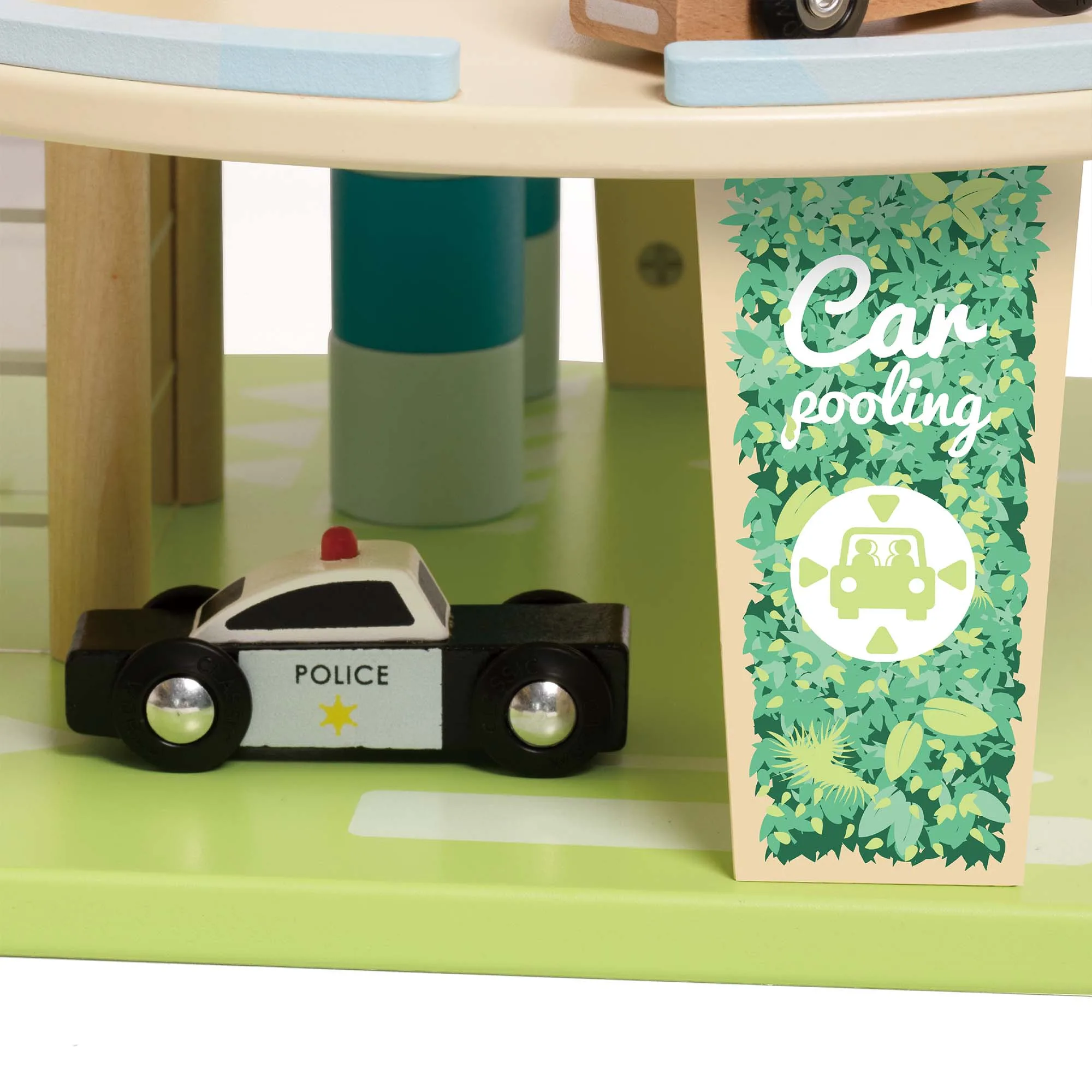 Close up of Classic World Green Garage Car Wash