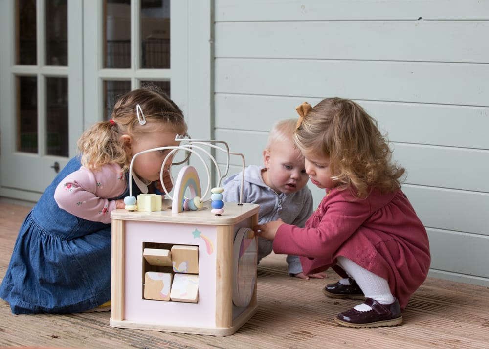 Preloved - Classic World Dream Activity Cube