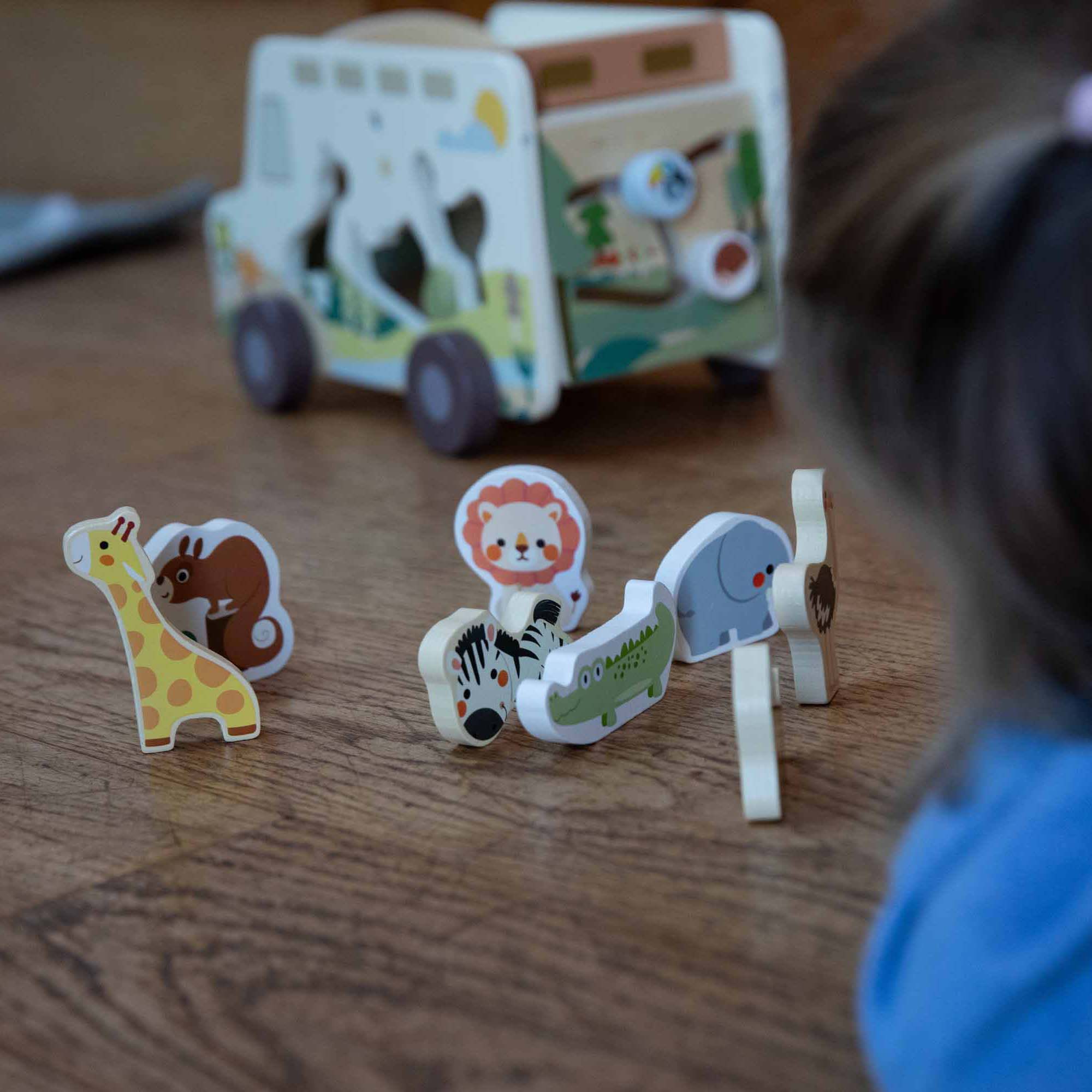 Animal pieces next to the Prairie Adventurer Truck