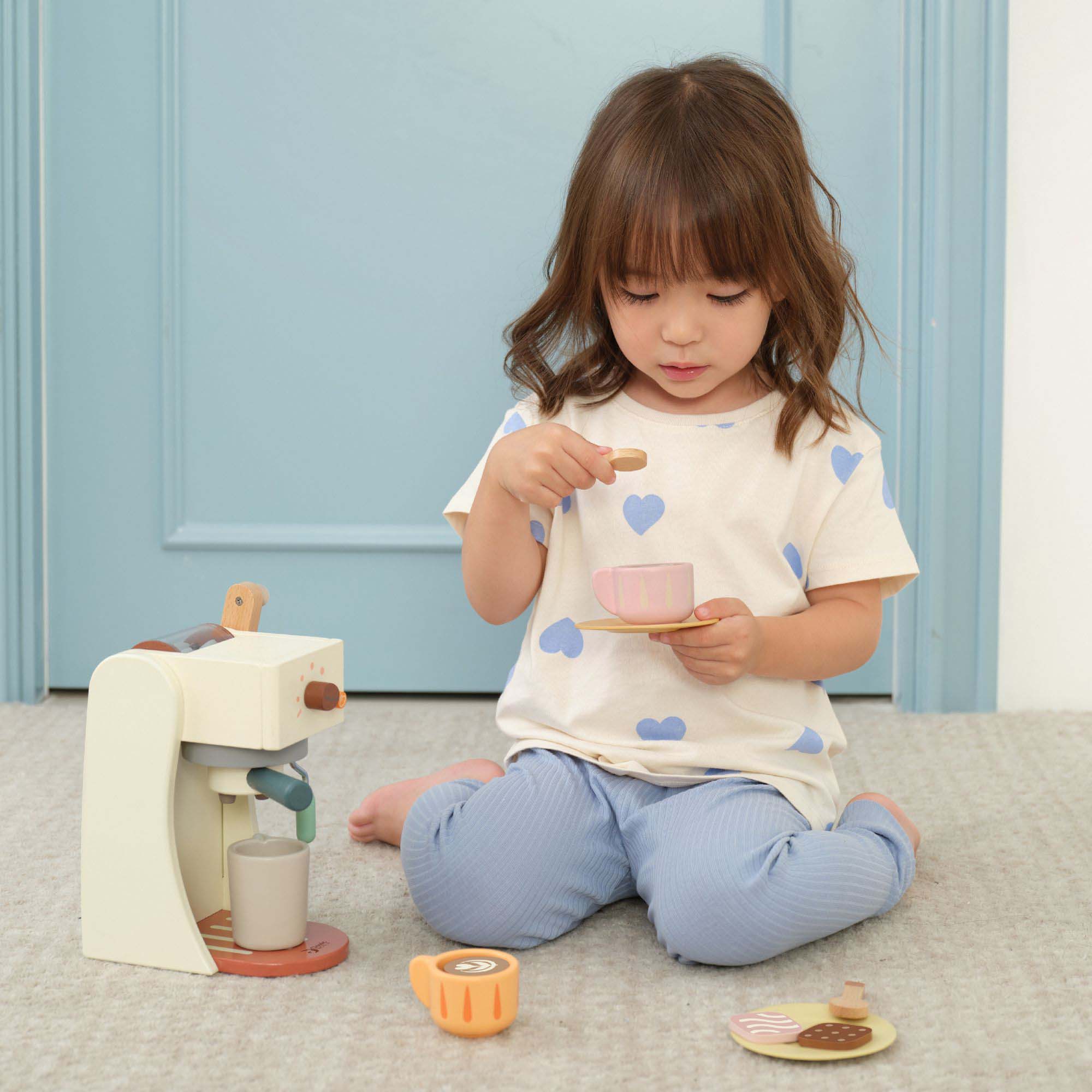 Classic World Coffee Machine lifestyle image