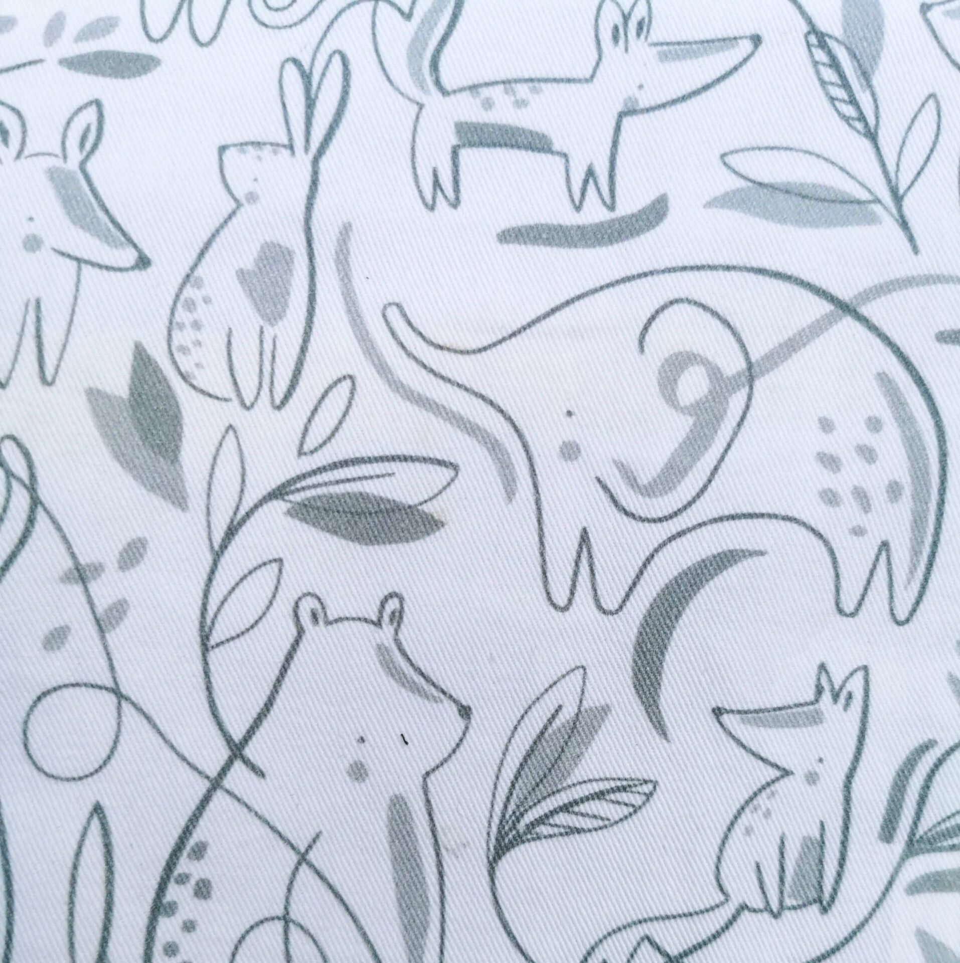 Preloved - Hippychick Feeding Pillow - Animal Friends Grey